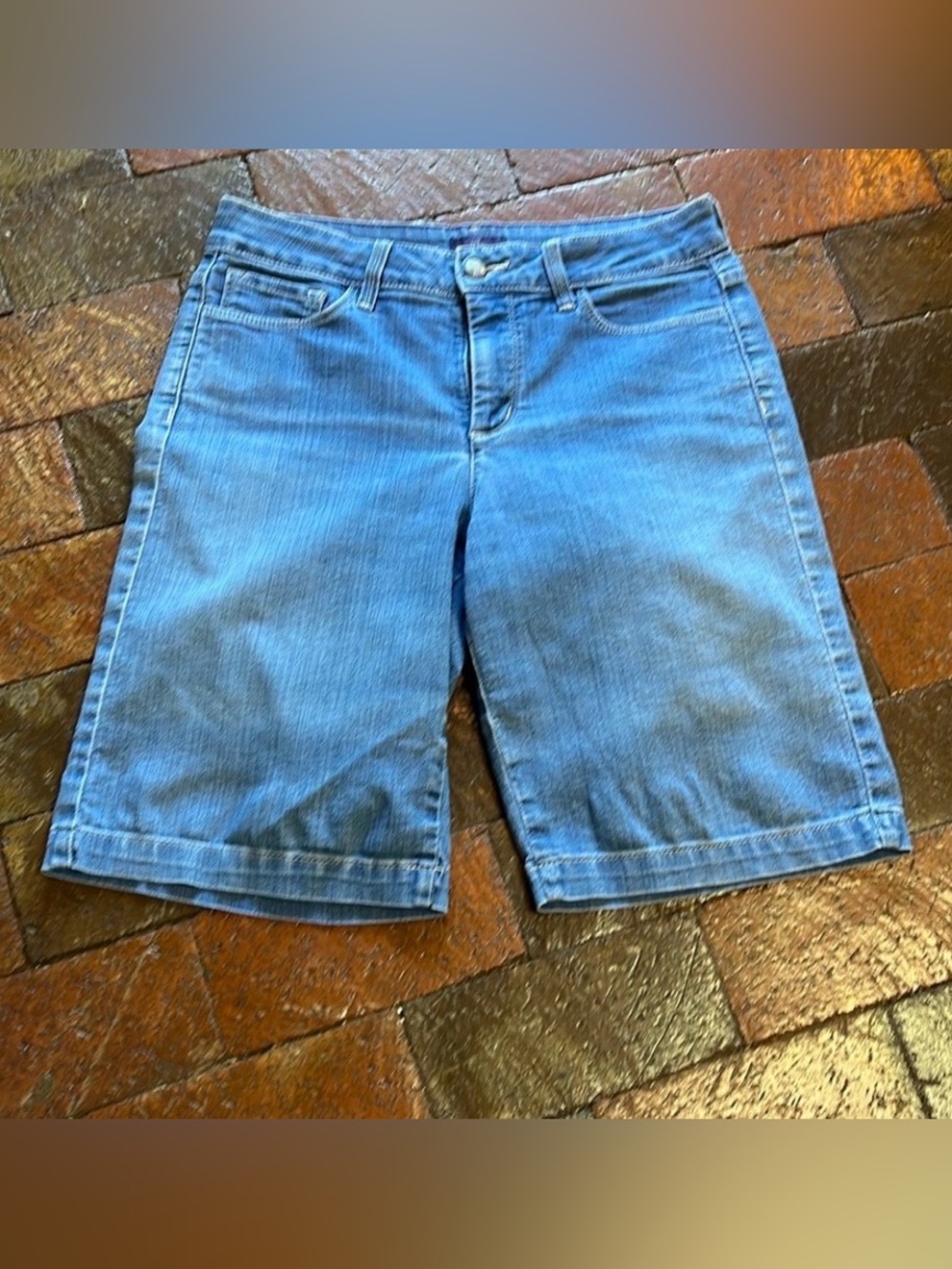 NYJD jean shorts size 8 with 10“ inseam 2222